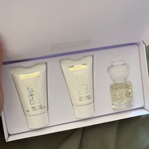 [MOSCHINO]